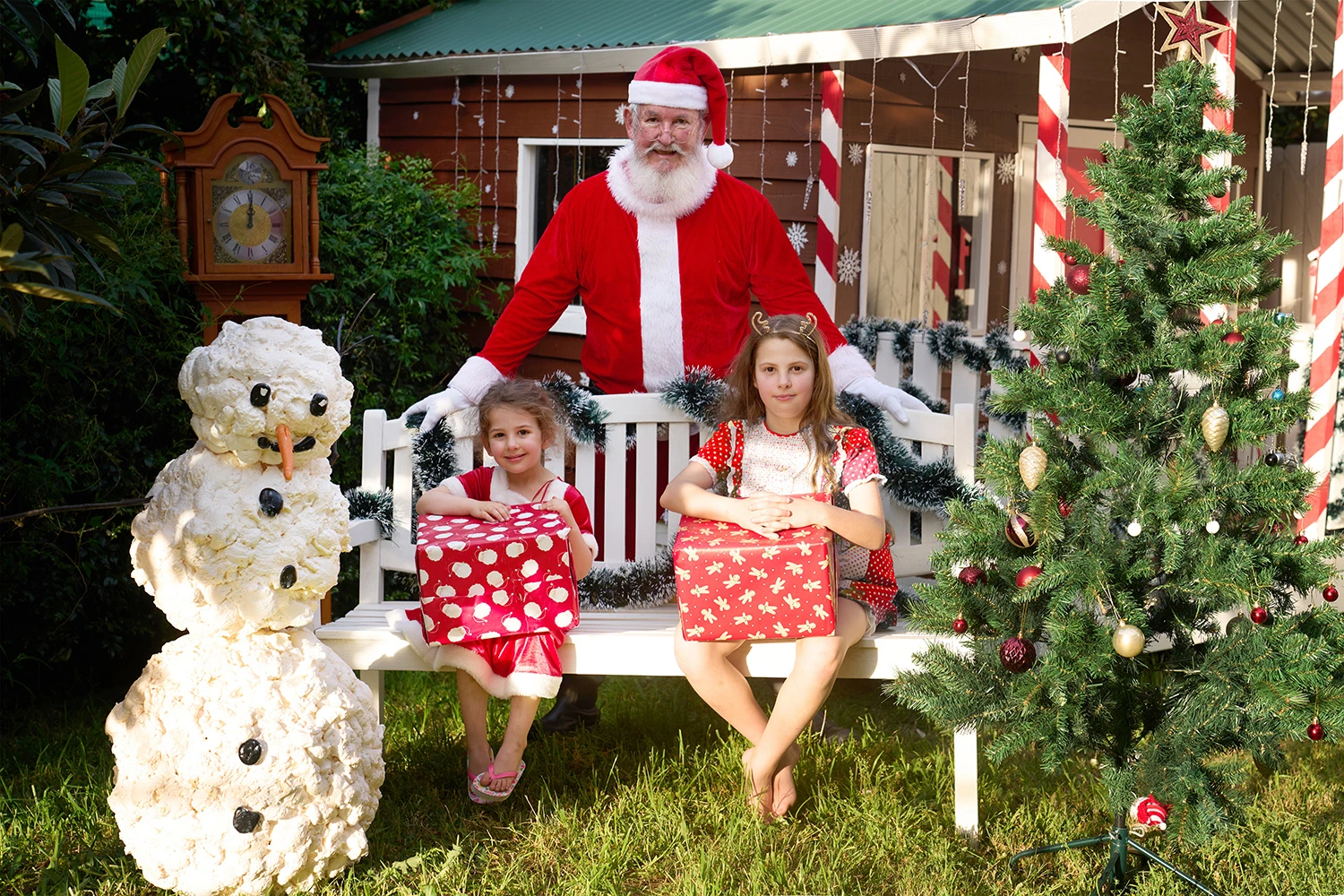 Christmas Mini Sessions with a Real Bearded Santa in mt Colah not far from Hornsby