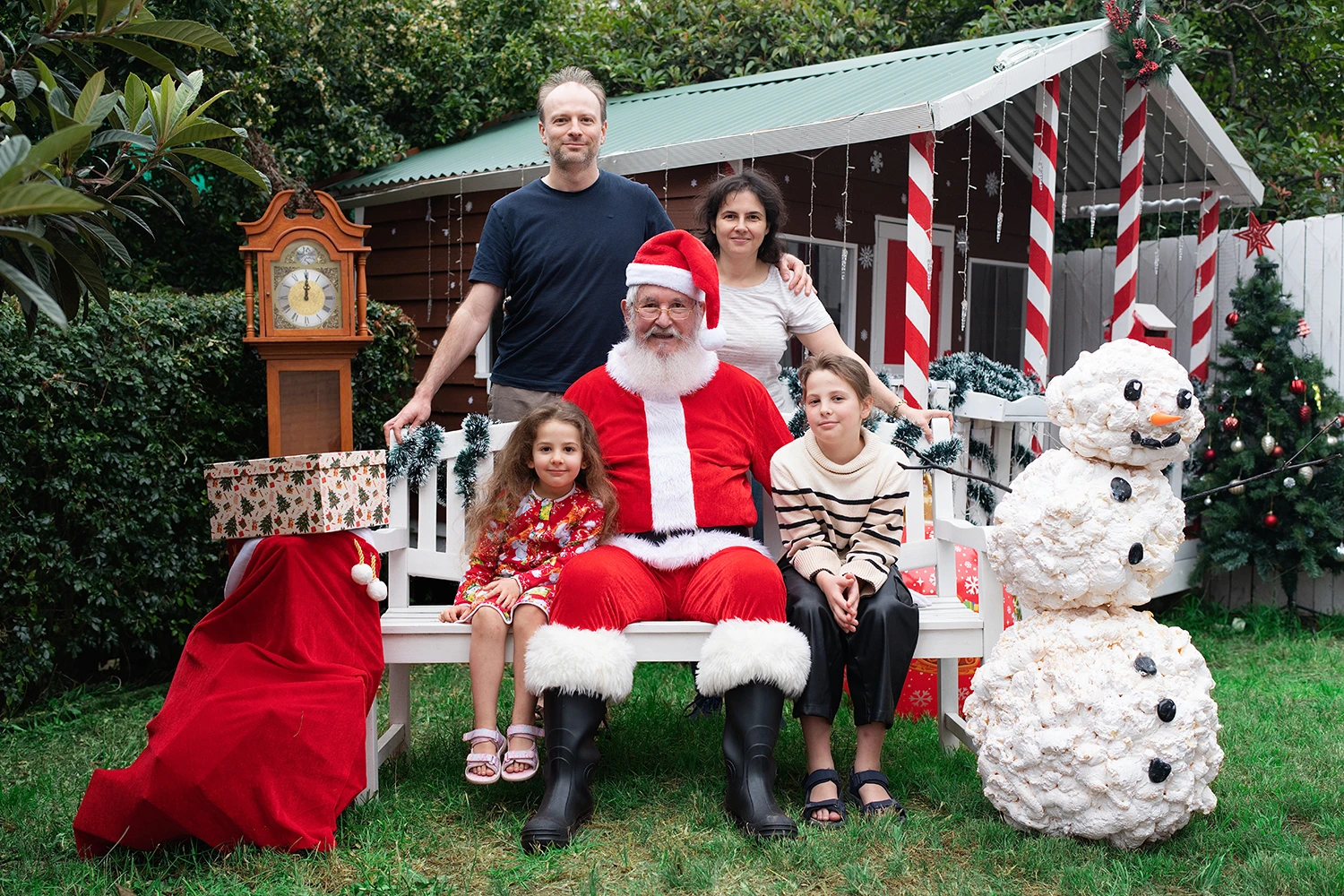 Christmas Mini Sessions in Sydney Hornsby Area with a Real Bearded Santa